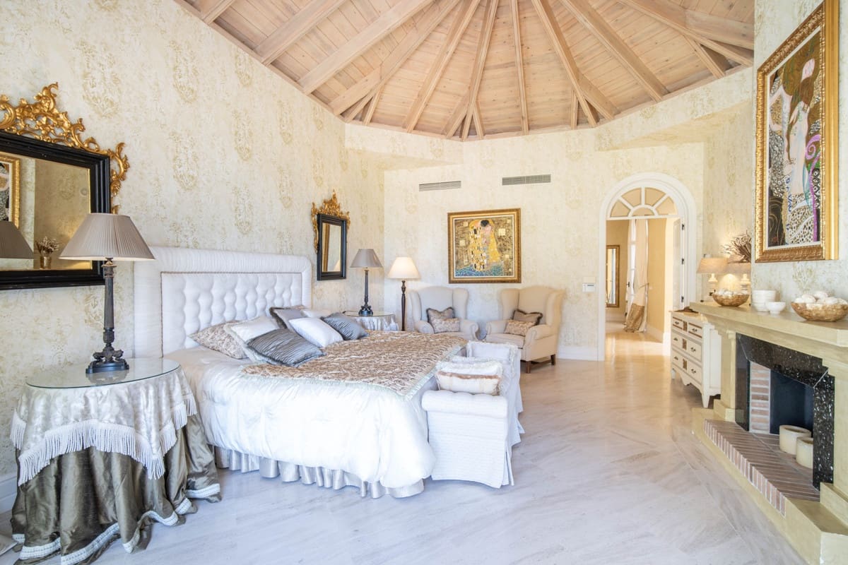 5 sypialnia Willa na sprzedaż w Golden Mile z basenem - 13 800 000 € (Ref: 9287610)