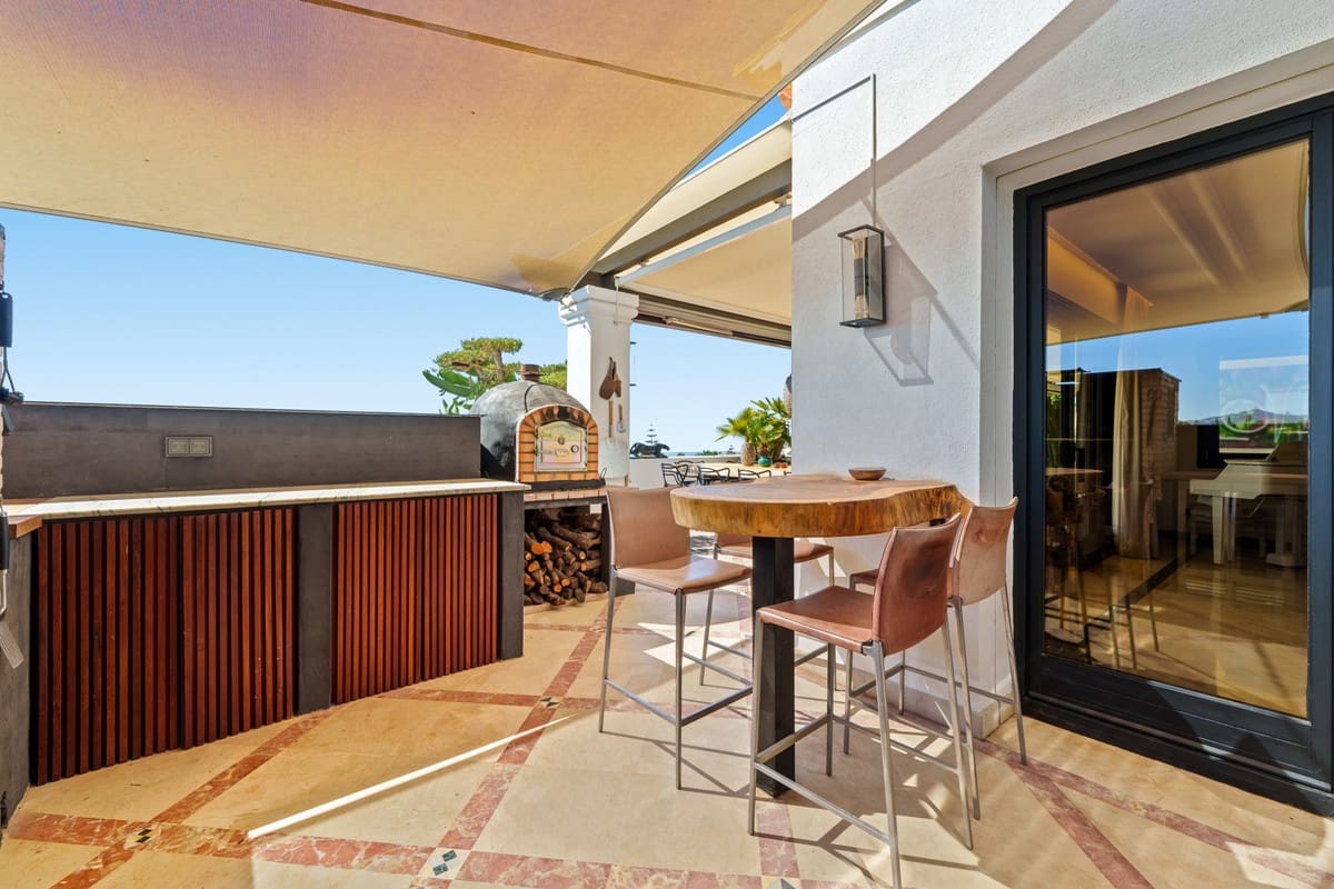 4 slaapkamer Studio te koop in Golden Mile met zwembad - € 3.695.000 (Ref: 9287620)