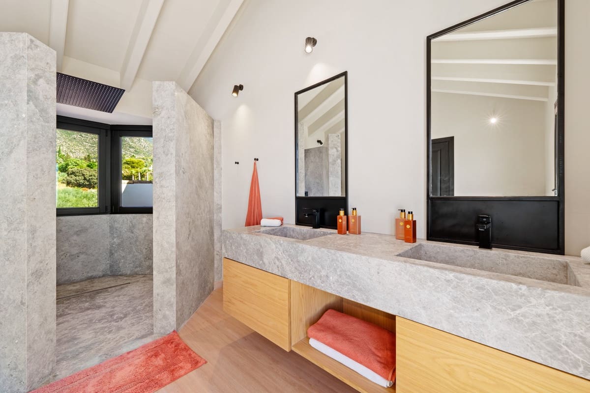 4 slaapkamer Studio te koop in Golden Mile met zwembad - € 3.695.000 (Ref: 9287620)