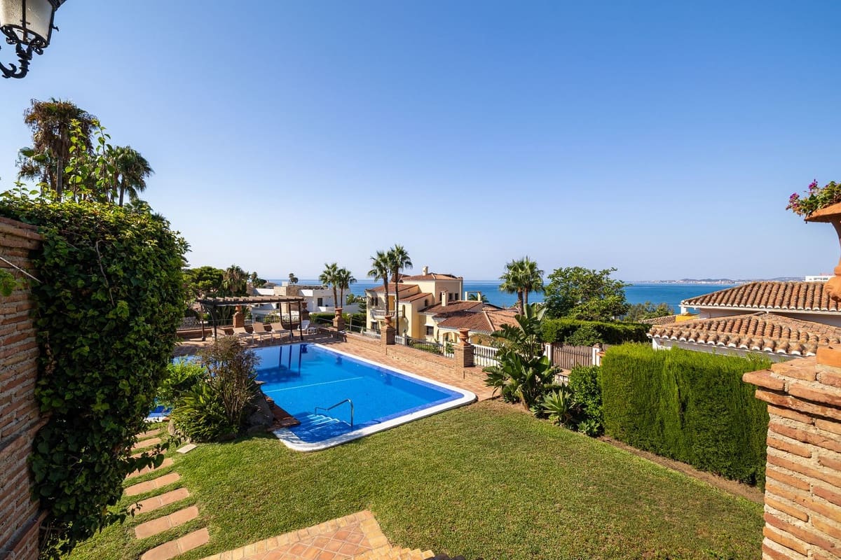 8 sypialnia Willa na sprzedaż w Benalmadena z basenem garażem - 3 500 000 € (Ref: 9287623)