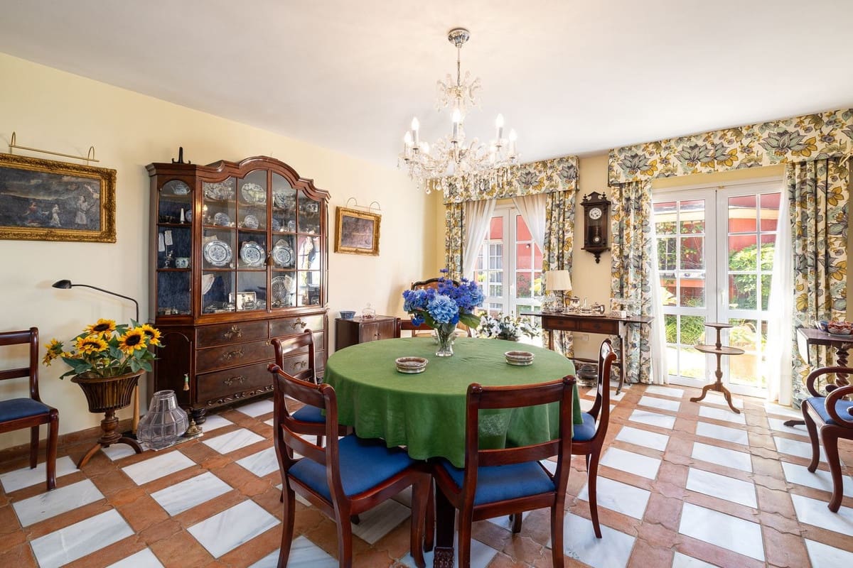 8 sypialnia Willa na sprzedaż w Benalmadena z basenem garażem - 3 500 000 € (Ref: 9287623)