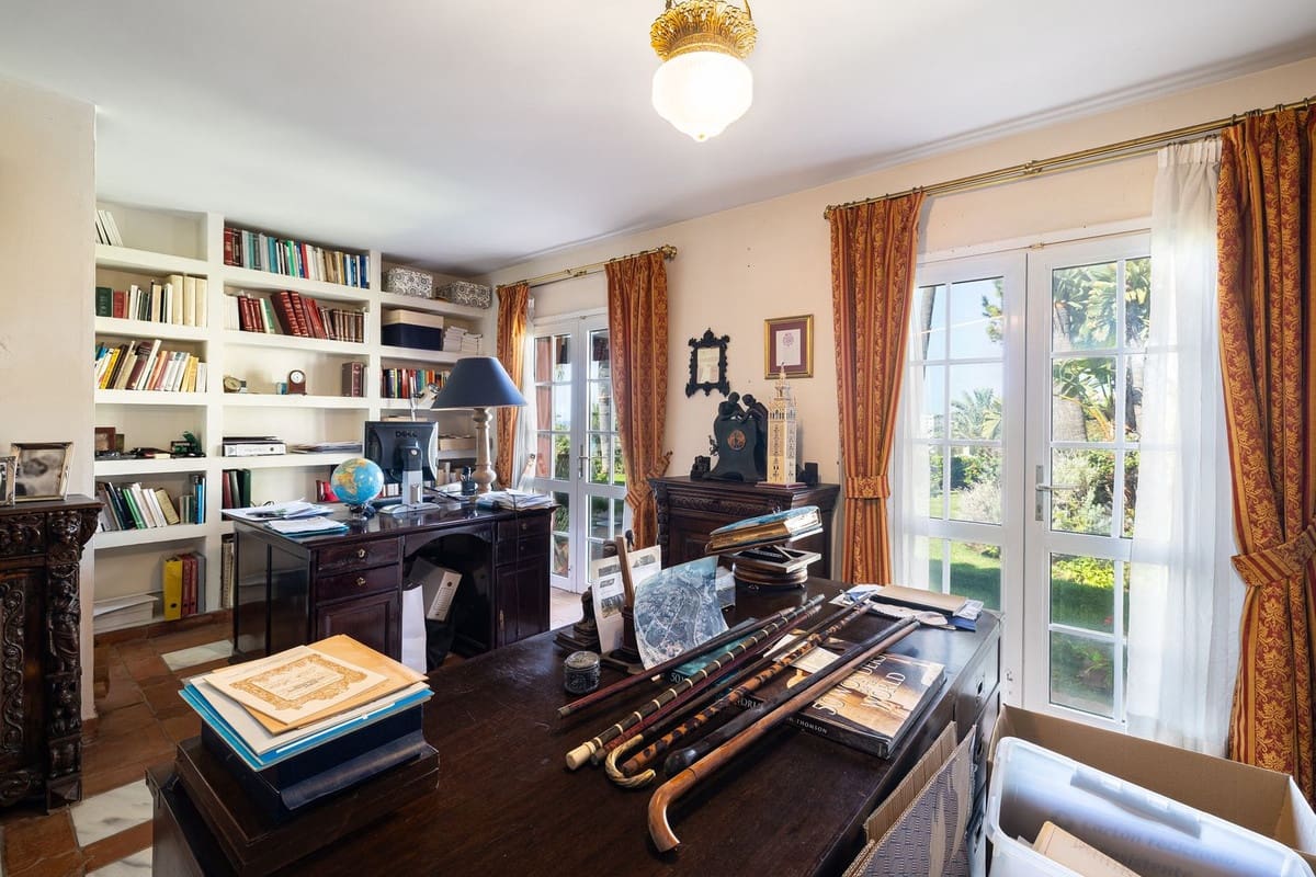 8 sypialnia Willa na sprzedaż w Benalmadena z basenem garażem - 3 500 000 € (Ref: 9287623)