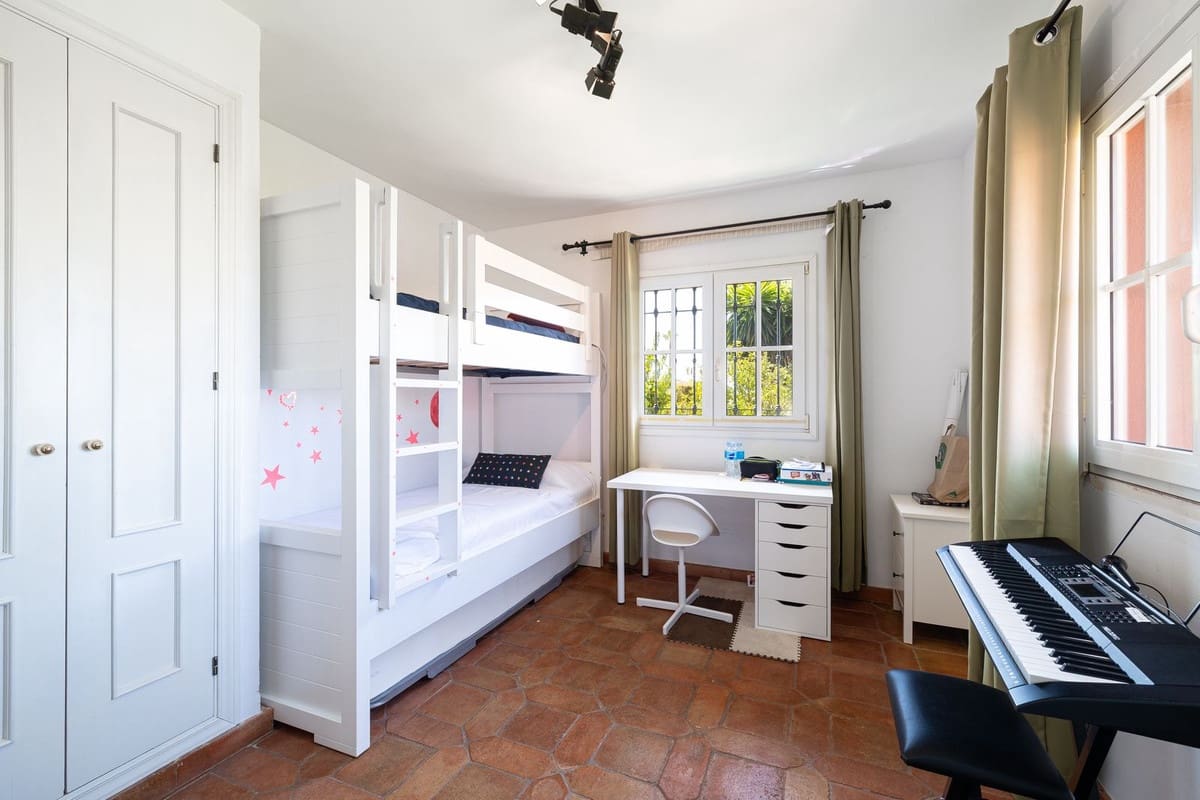 8 sypialnia Willa na sprzedaż w Benalmadena z basenem garażem - 3 500 000 € (Ref: 9287623)