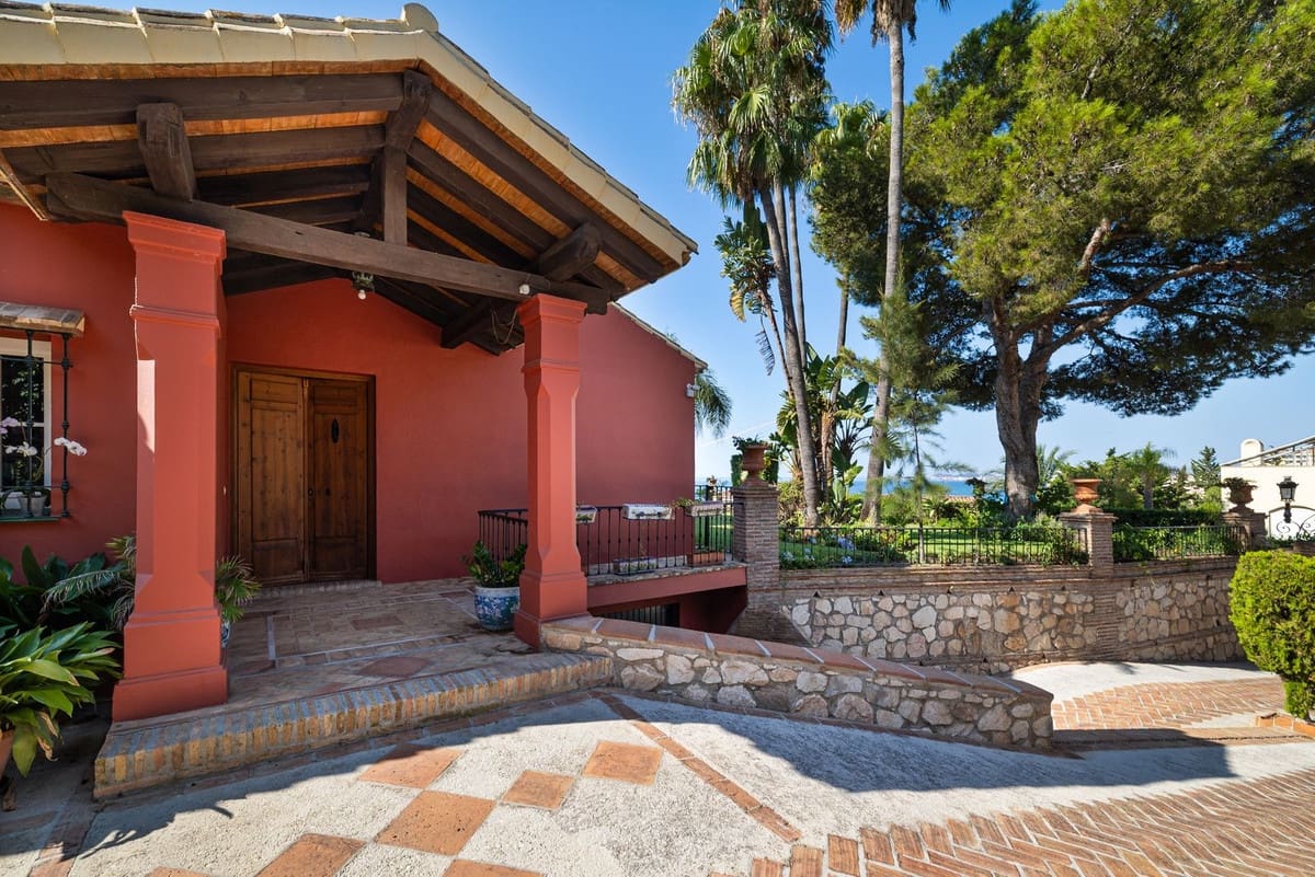 8 sypialnia Willa na sprzedaż w Benalmadena z basenem garażem - 3 500 000 € (Ref: 9287623)