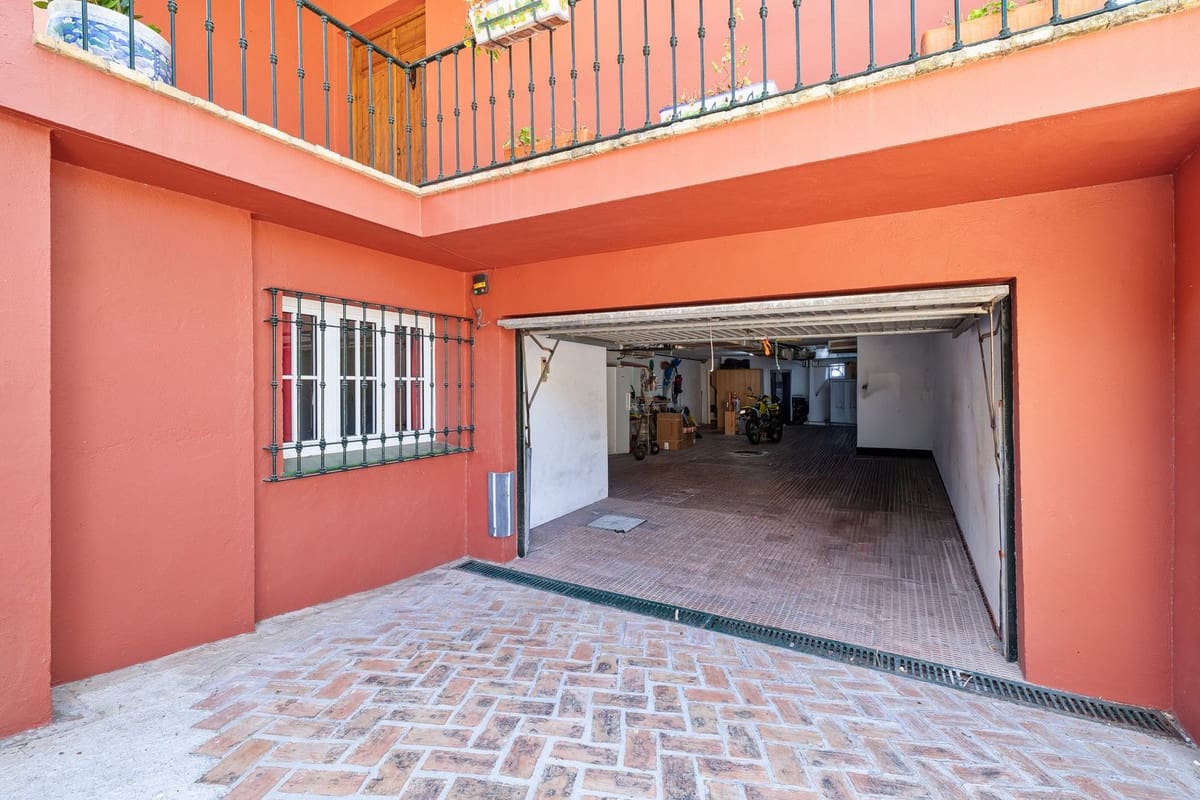 8 sypialnia Willa na sprzedaż w Benalmadena z basenem garażem - 3 500 000 € (Ref: 9287623)