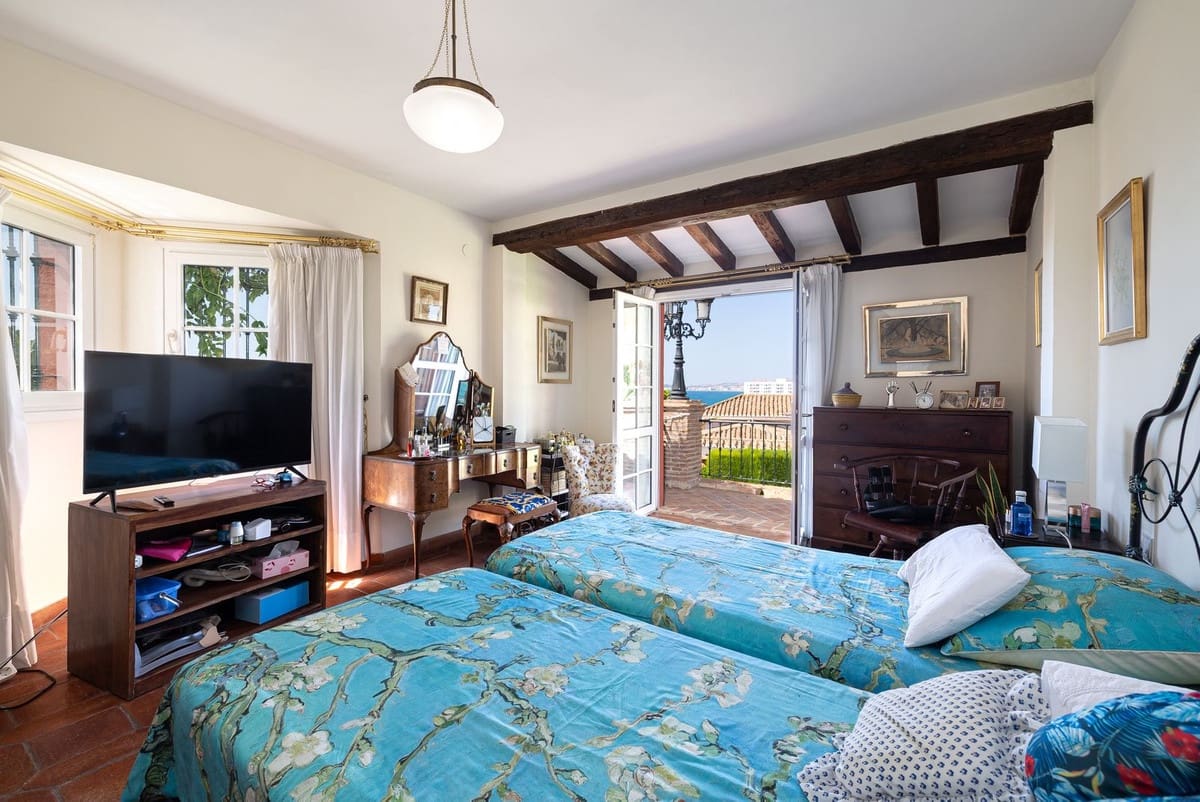 8 sypialnia Willa na sprzedaż w Benalmadena z basenem garażem - 3 500 000 € (Ref: 9287623)