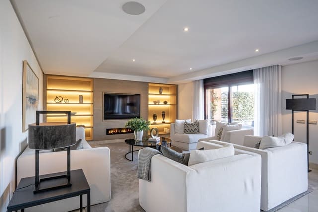 3 bedroom Studio for sale in Puerto Banus, Marbella with pool garage - € 3,950,000 (Ref: 9287631)