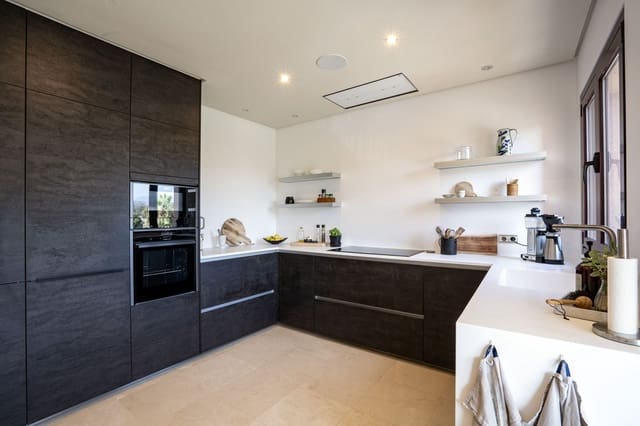 3 bedroom Studio for sale in Puerto Banus, Marbella with pool garage - € 3,950,000 (Ref: 9287631)