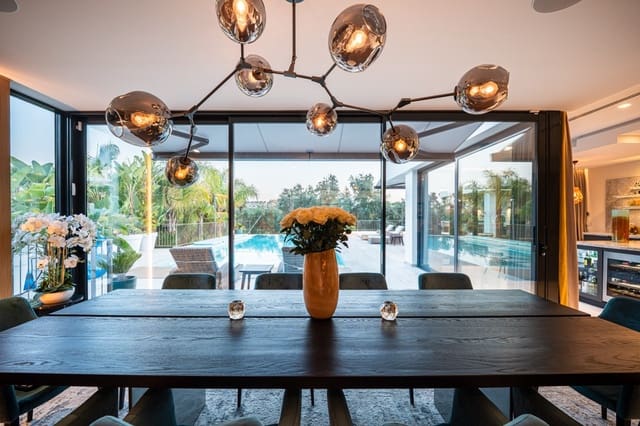 5 sovrum Villa till salu i Las Brisas, Marbella med pool - 4 950 000 € (Ref: 9287637)