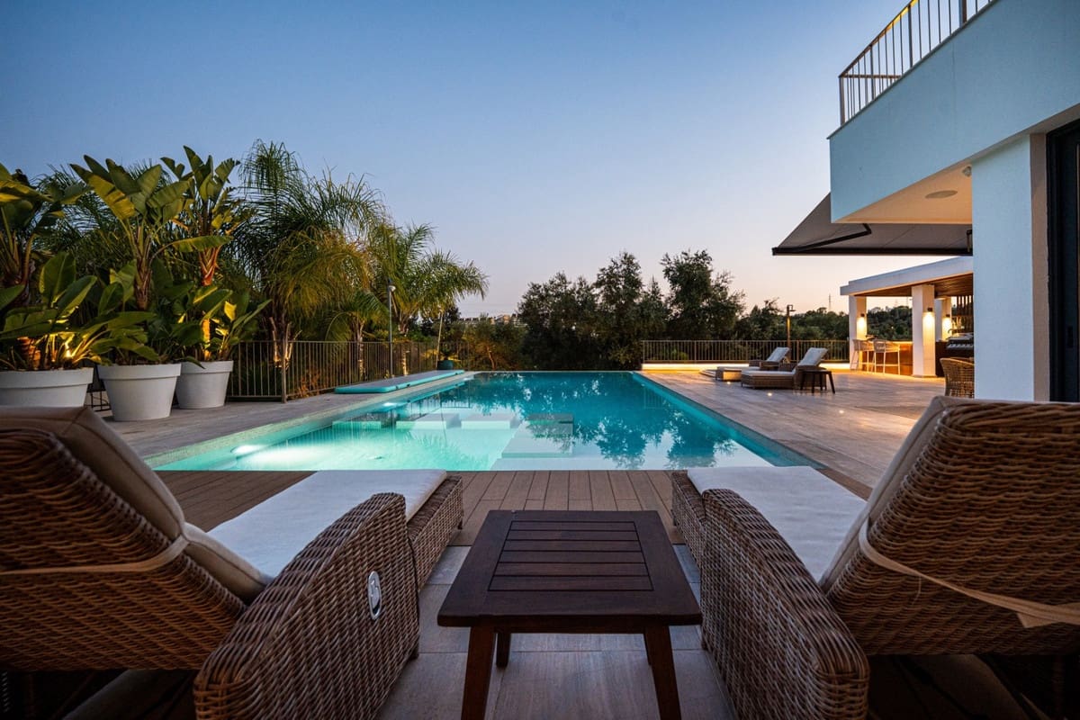 5 sovrum Villa till salu i Nueva Andalucia med pool - 4 950 000 € (Ref: 9287637)