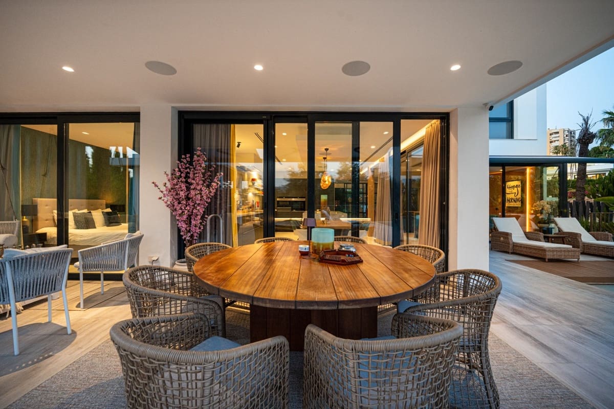 5 sovrum Villa till salu i Nueva Andalucia med pool - 4 950 000 € (Ref: 9287637)