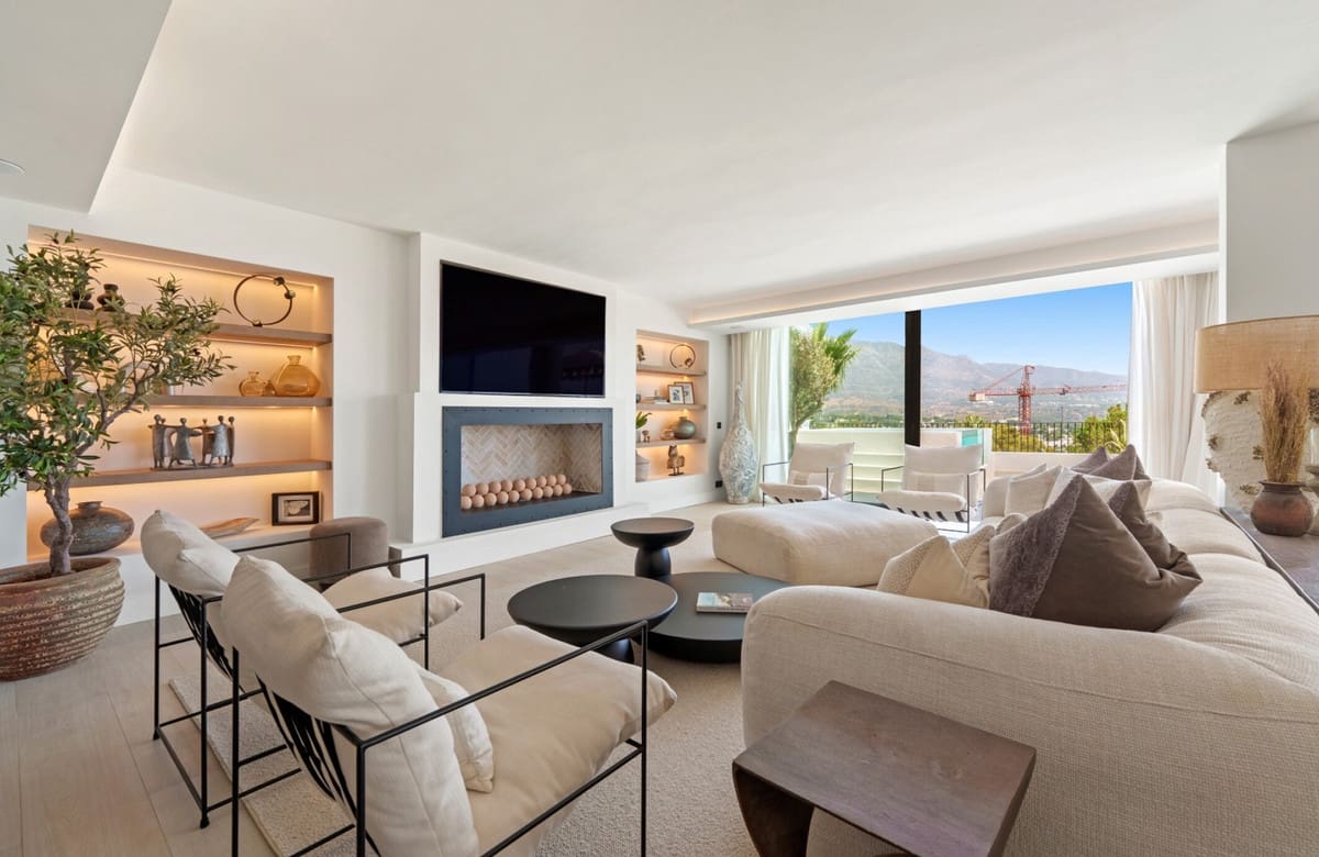 6 bedroom Villa for sale in Nueva Andalucia with pool - € 11,950,000 (Ref: 9287643)