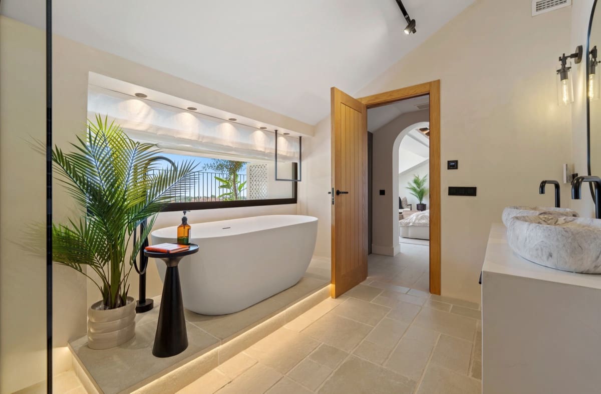 6 bedroom Villa for sale in Nueva Andalucia with pool - € 11,950,000 (Ref: 9287643)