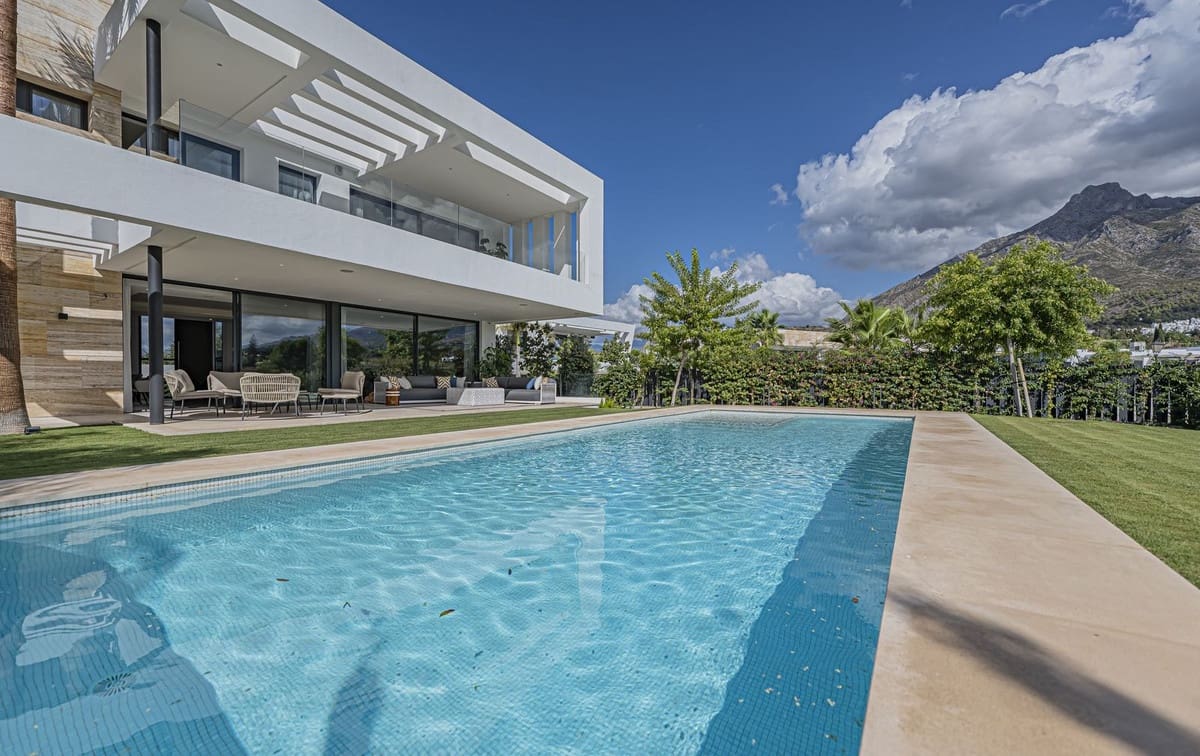 5 slaapkamer Villa te koop in Golden Mile met zwembad - € 3.800.000 (Ref: 9287647)