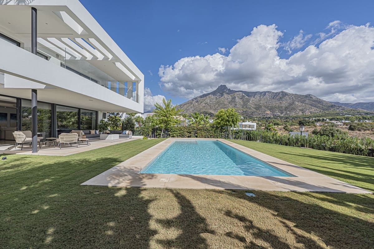 5 slaapkamer Villa te koop in Golden Mile met zwembad - € 3.800.000 (Ref: 9287647)