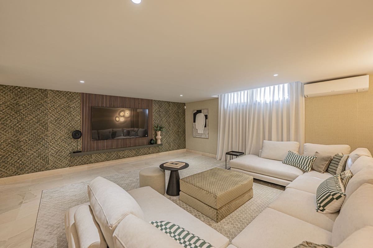 5 slaapkamer Villa te koop in Golden Mile met zwembad - € 3.800.000 (Ref: 9287647)