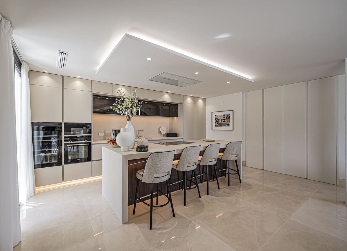 5 slaapkamer Villa te koop in Golden Mile met zwembad - € 3.800.000 (Ref: 9287647)