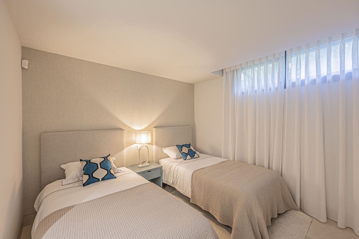 5 slaapkamer Villa te koop in Golden Mile met zwembad - € 3.800.000 (Ref: 9287647)