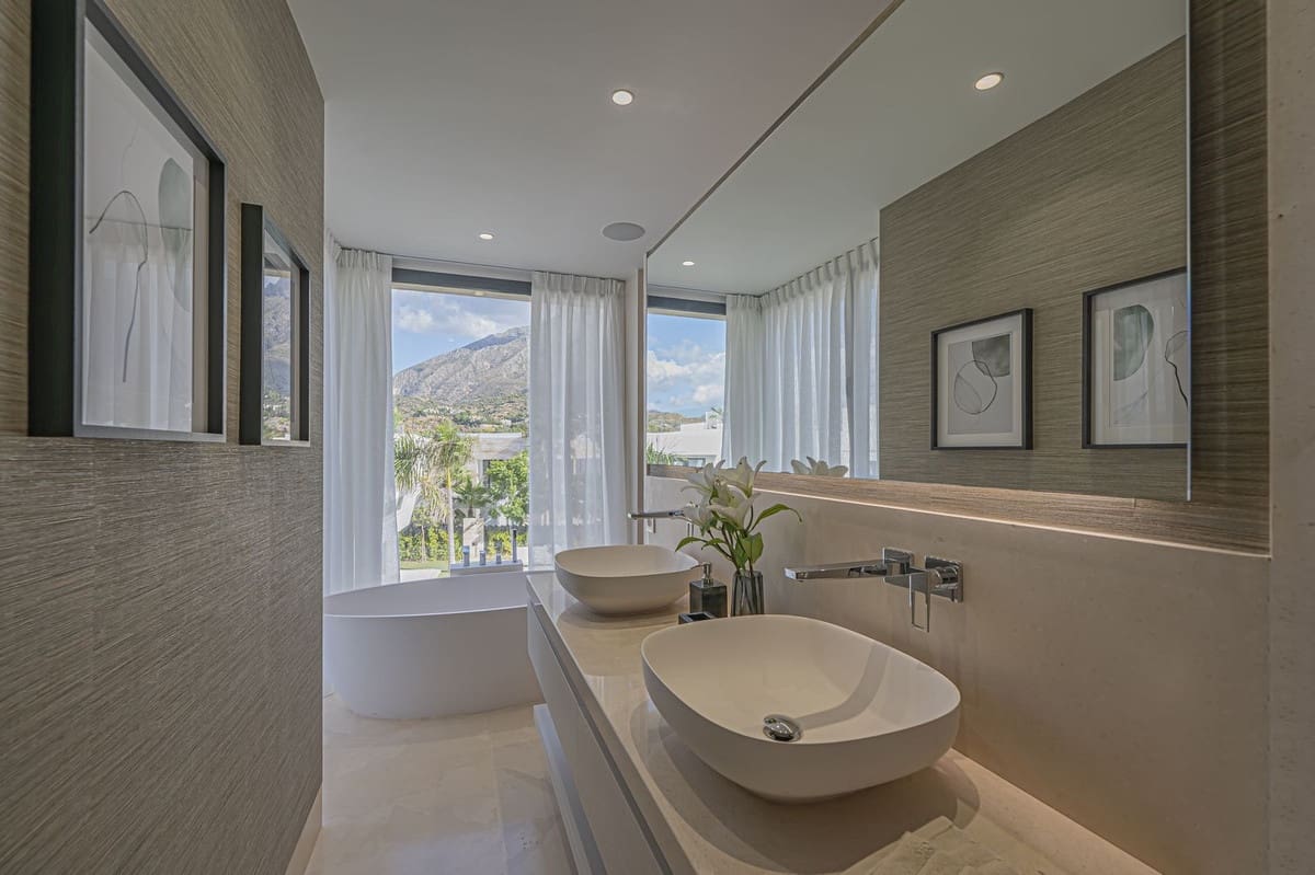 5 slaapkamer Villa te koop in Golden Mile met zwembad - € 3.800.000 (Ref: 9287647)