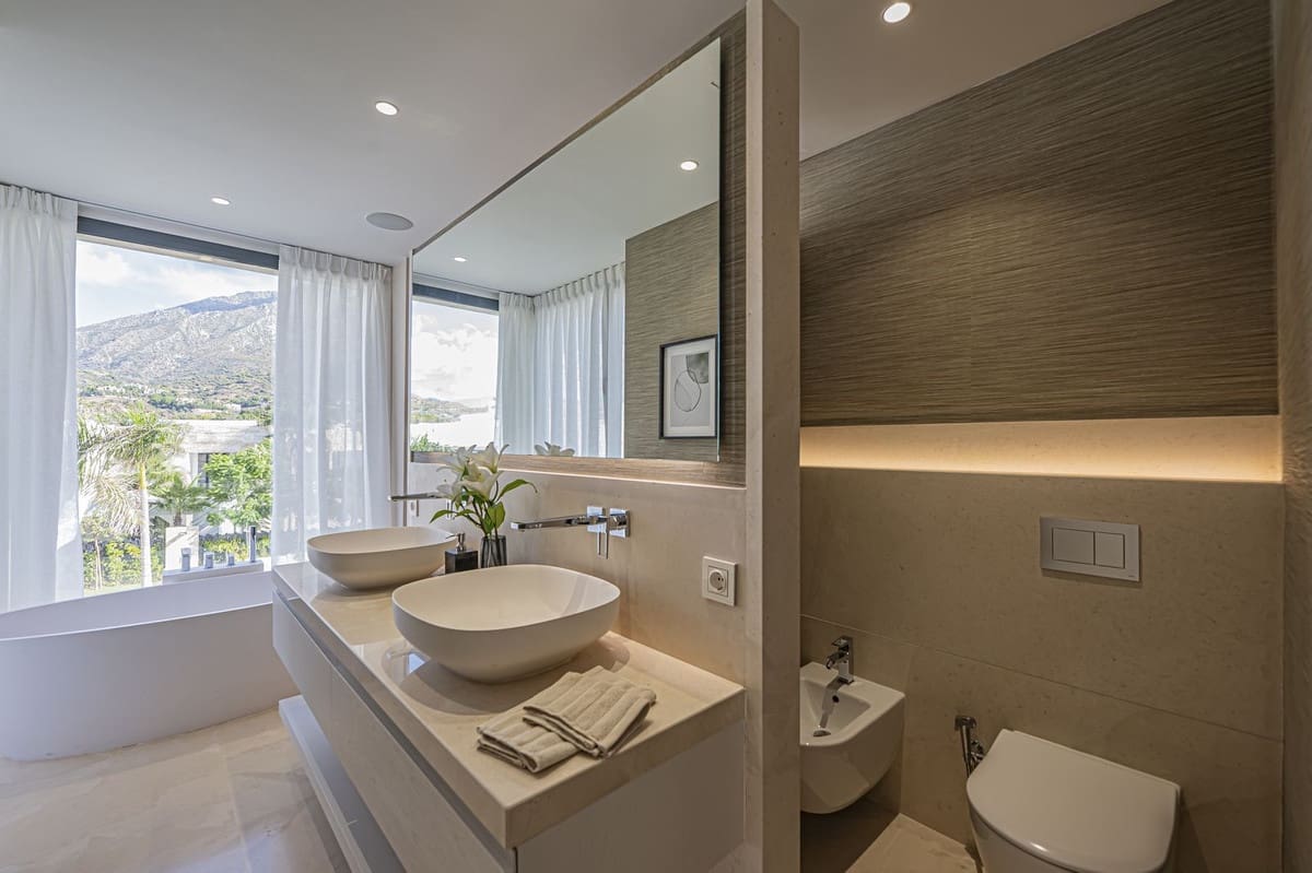 5 slaapkamer Villa te koop in Golden Mile met zwembad - € 3.800.000 (Ref: 9287647)