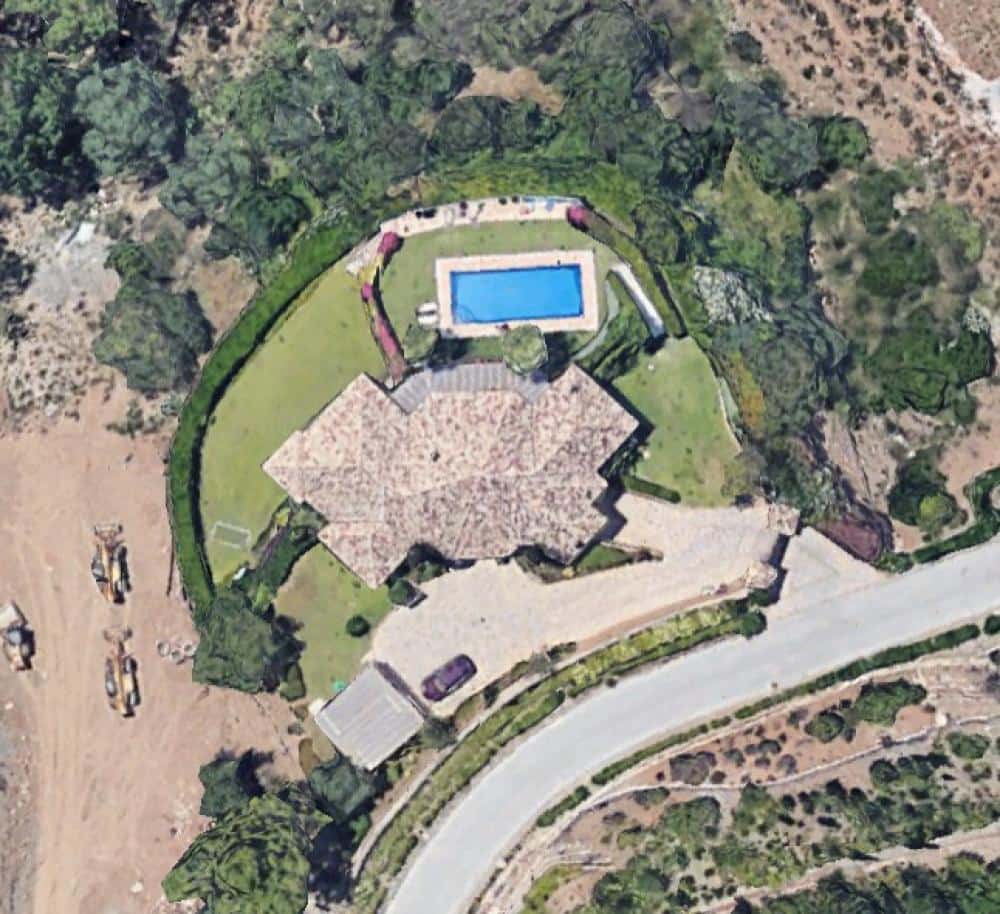 5 bedroom Villa for sale in La Zagaleta with pool garage - € 8,000,000 (Ref: 9321704)