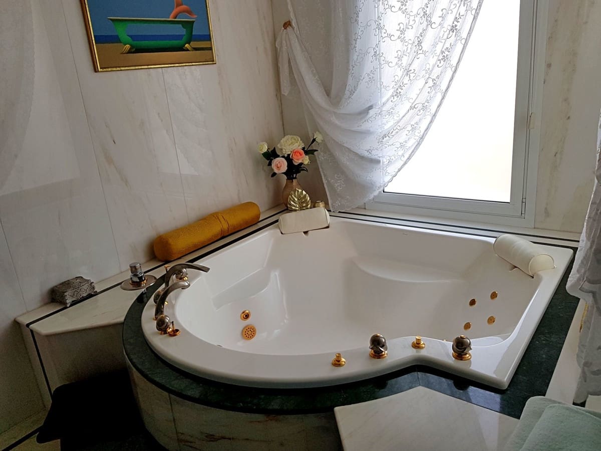 4 soveværelse Penthouse til salg i Marbella med swimmingpool - € 6.800.000 (Ref: 9344475)