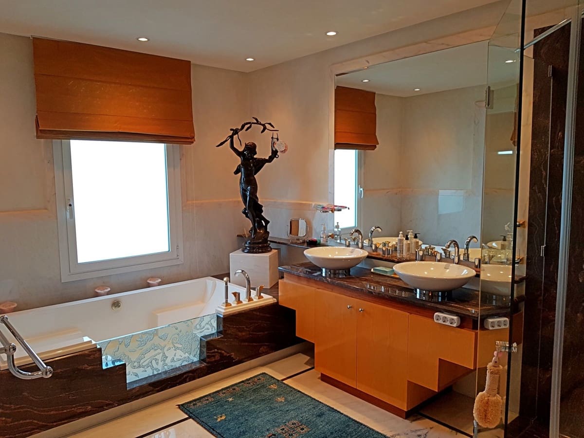 4 soveværelse Penthouse til salg i Marbella med swimmingpool - € 6.800.000 (Ref: 9344475)