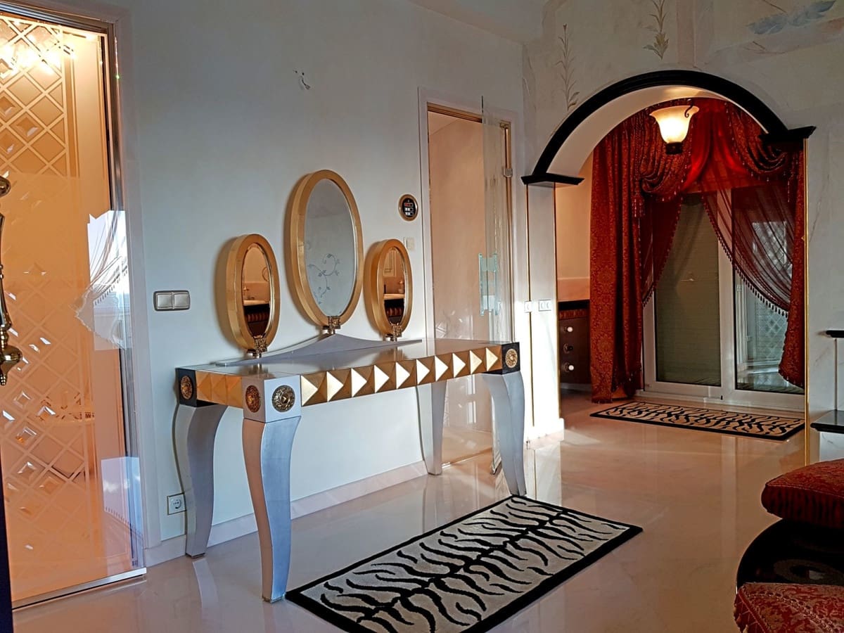 4 soveværelse Penthouse til salg i Marbella med swimmingpool - € 6.800.000 (Ref: 9344475)