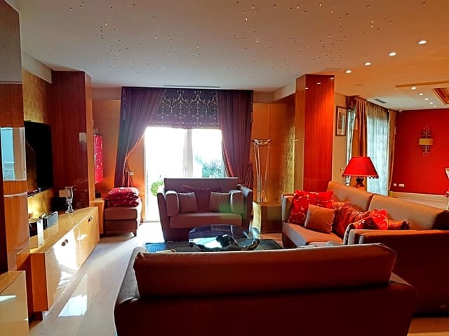 4 soveværelse Penthouse til salg i Lomas De Marbella, Marbella med swimmingpool - € 6.800.000 (Ref: 9344475)