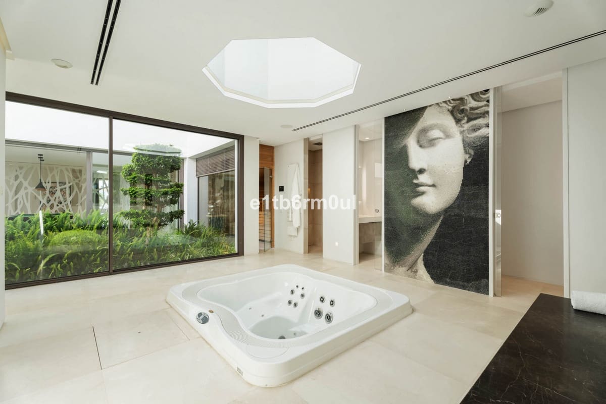 6 chambre Villa/Maison à vendre à La Quinta avec piscine - 6 450 000 € (Ref: 9344477)