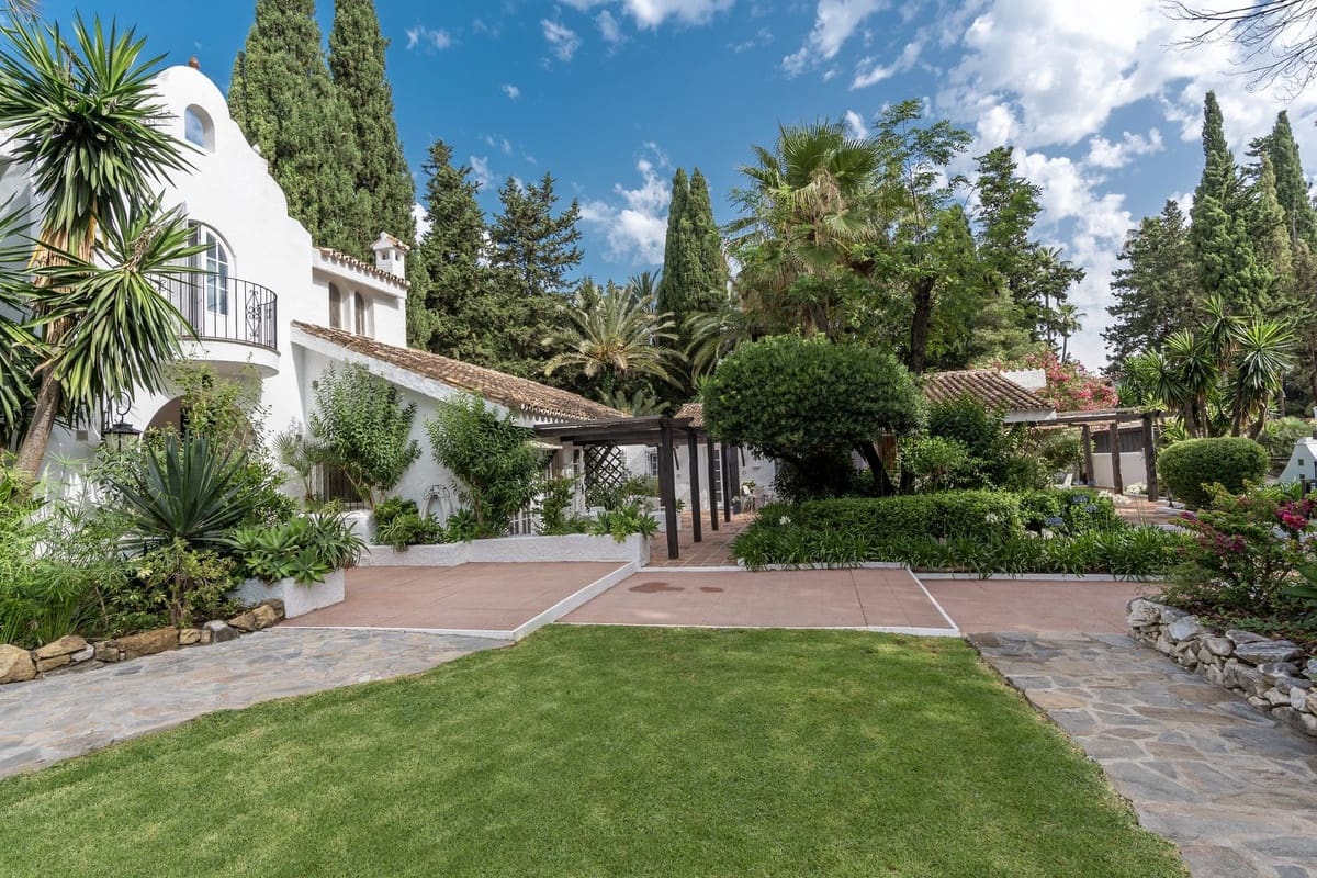 20 soveværelse Villa til salg i Estepona med swimmingpool - € 5.250.000 (Ref: 9344479)