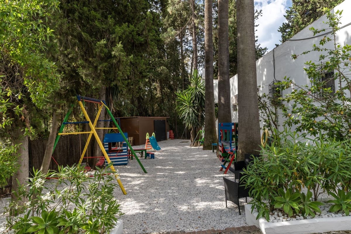 20 soveværelse Villa til salg i Estepona med swimmingpool - € 5.250.000 (Ref: 9344479)