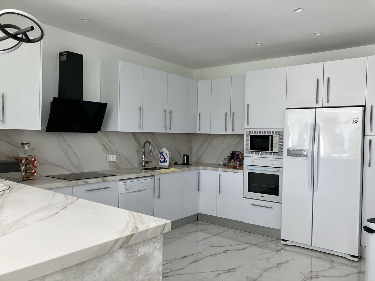 6 slaapkamer Villa te koop in Puerto Banus met zwembad garage - € 3.200.000 (Ref: 9344480)