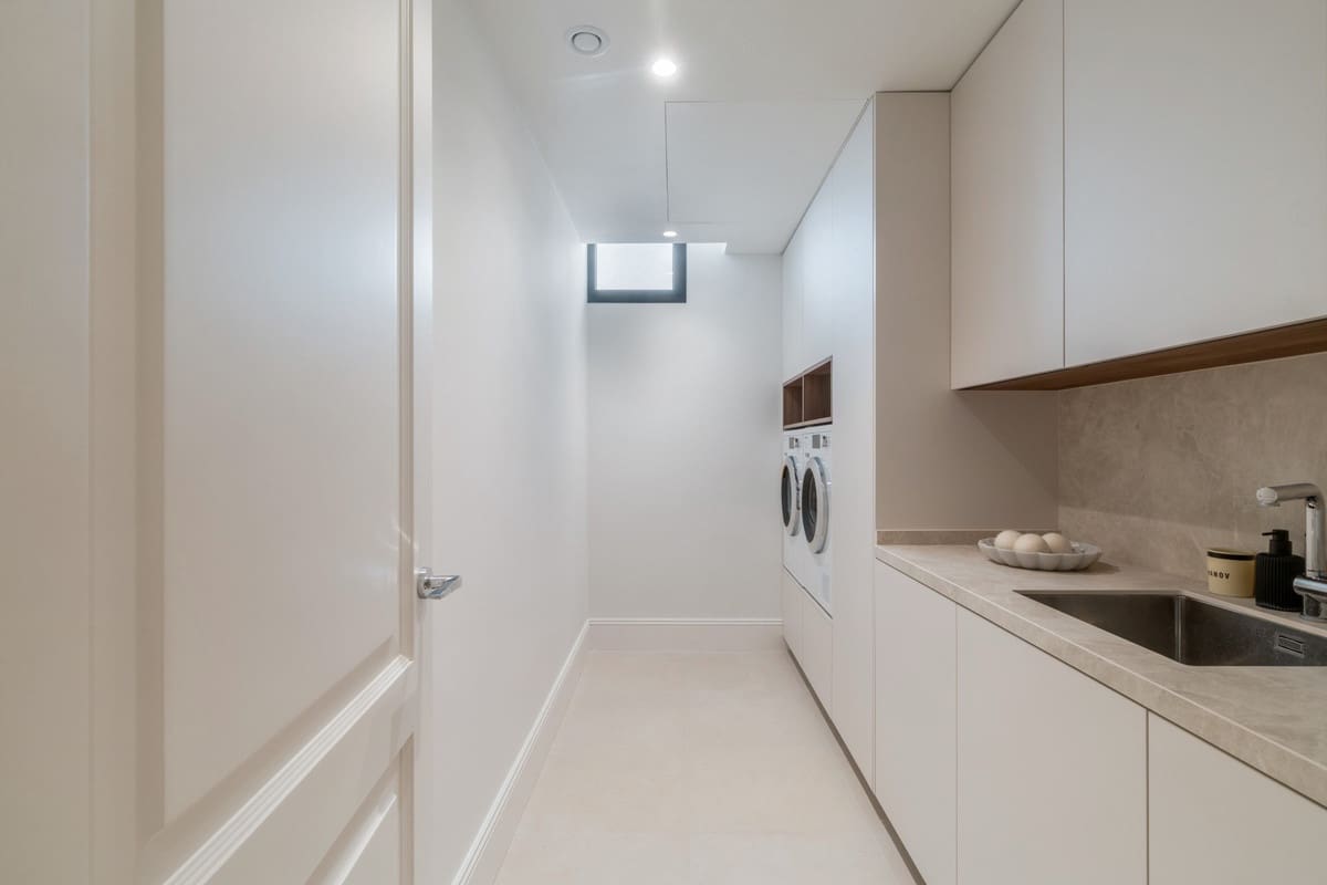 5 soverom Villa til salgs i Nueva Andalucia med svømmebasseng - € 4 595 000 (Ref: 9344482)