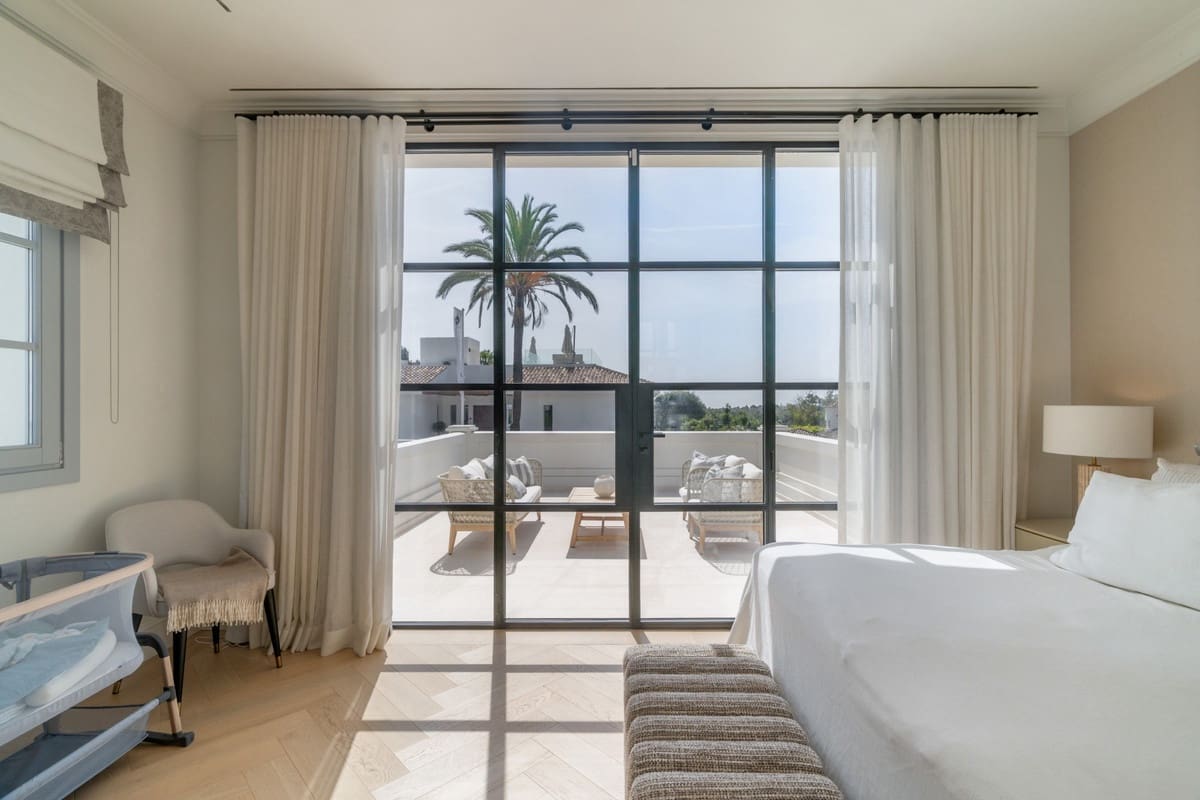 5 soverom Villa til salgs i Nueva Andalucia med svømmebasseng - € 4 595 000 (Ref: 9344482)