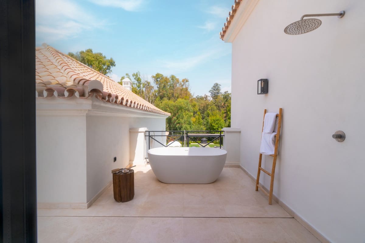 5 soverom Villa til salgs i Nueva Andalucia med svømmebasseng - € 4 595 000 (Ref: 9344482)