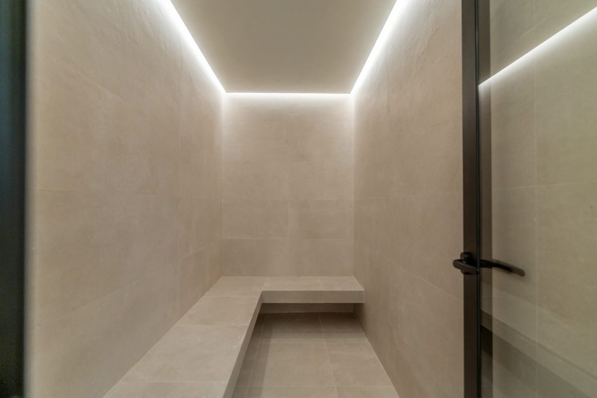 5 soverom Villa til salgs i Nueva Andalucia med svømmebasseng - € 4 595 000 (Ref: 9344482)