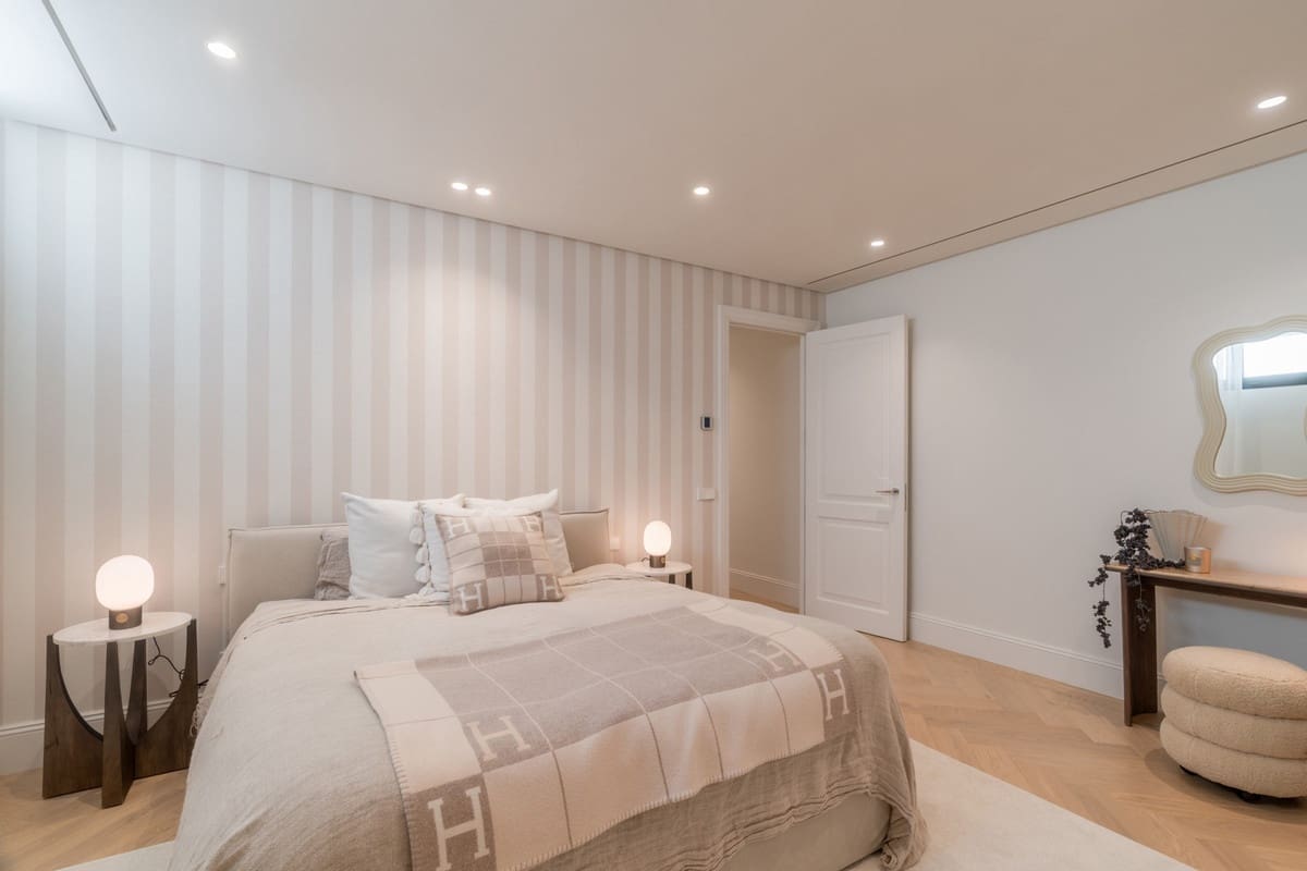 5 soverom Villa til salgs i Nueva Andalucia med svømmebasseng - € 4 595 000 (Ref: 9344482)