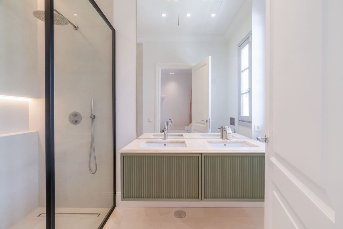 5 soverom Villa til salgs i Nueva Andalucia med svømmebasseng - € 4 595 000 (Ref: 9344482)