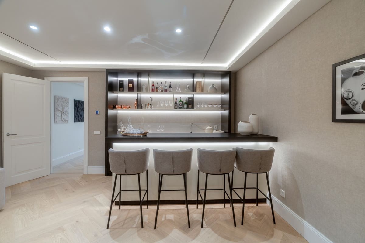 5 soverom Villa til salgs i Nueva Andalucia med svømmebasseng - € 4 595 000 (Ref: 9344482)