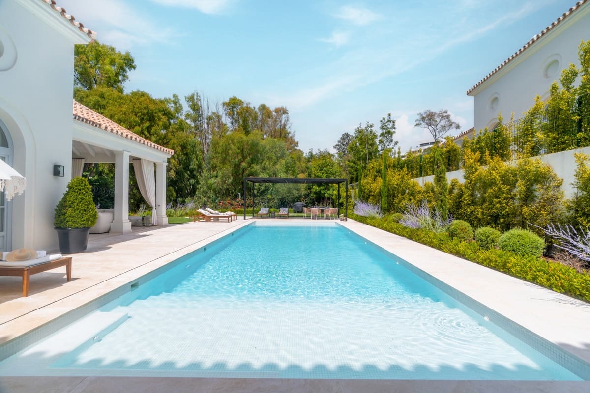 5 soverom Villa til salgs i Nueva Andalucia med svømmebasseng - € 4 595 000 (Ref: 9344482)