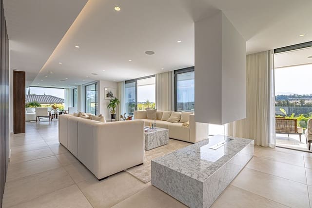 6 sypialnia Willa na sprzedaż w Las Brisas, Marbella z basenem garażem - 3 995 000 € (Ref: 9344484)