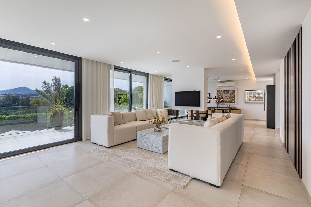 6 sypialnia Willa na sprzedaż w Nueva Andalucia z basenem garażem - 3 995 000 € (Ref: 9344484)