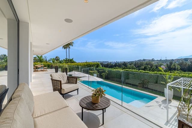 6 sypialnia Willa na sprzedaż w Las Brisas, Marbella z basenem garażem - 3 995 000 € (Ref: 9344484)