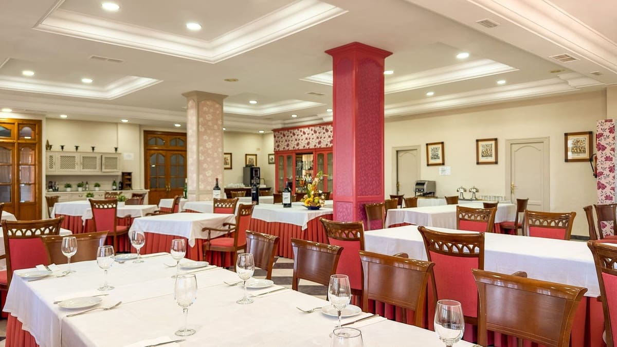 63 slaapkamer Hotel te koop in Antequera met garage - € 3.500.000 (Ref: 9344485)