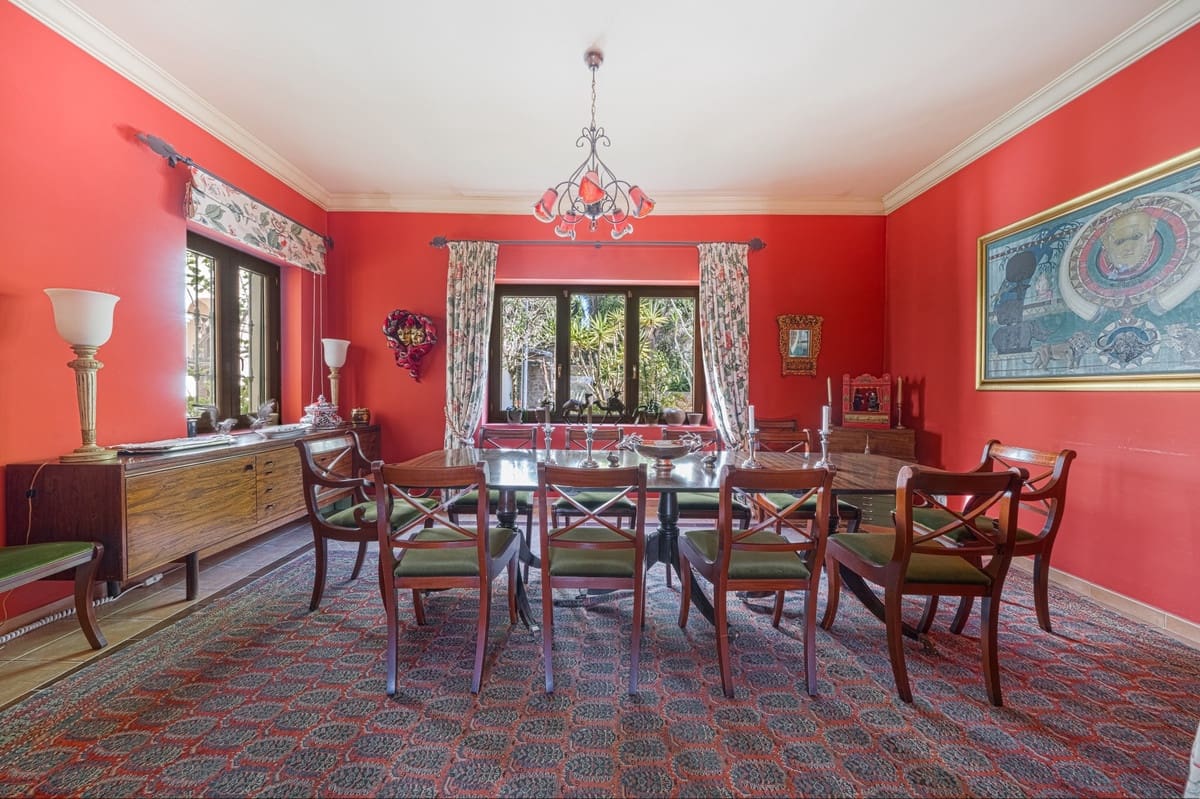 9 soverom Villa til salgs i Sotogrande med svømmebasseng - € 3 600 000 (Ref: 9344490)