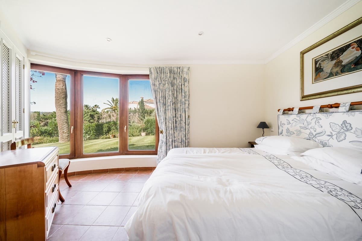 9 soverom Villa til salgs i Sotogrande med svømmebasseng - € 3 600 000 (Ref: 9344490)