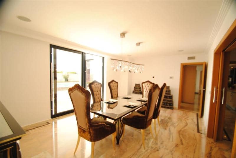 8 sypialnia Willa na sprzedaż w Cabopino z basenem garażem - 4 950 000 € (Ref: 9344492)