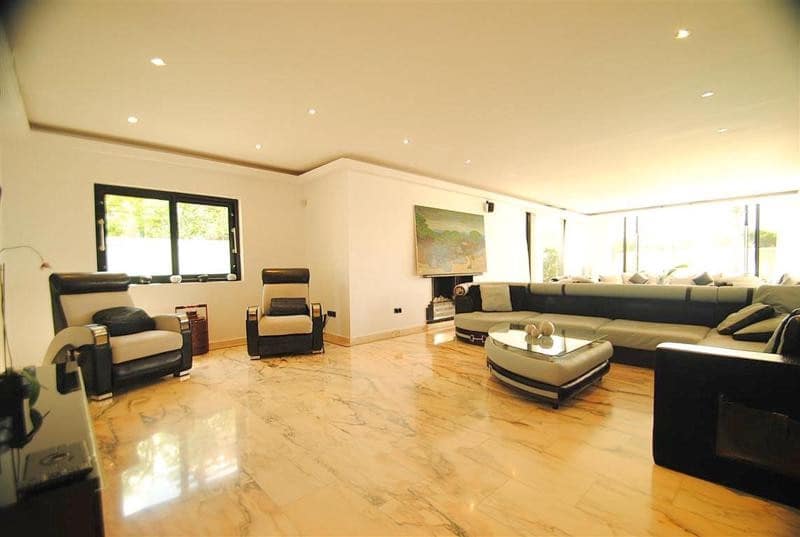 8 sypialnia Willa na sprzedaż w Cabopino z basenem garażem - 4 950 000 € (Ref: 9344492)