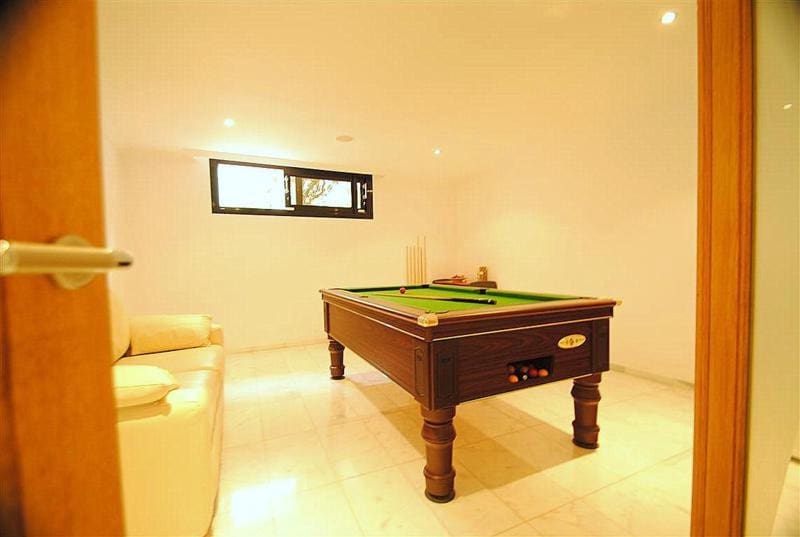 8 sypialnia Willa na sprzedaż w Cabopino z basenem garażem - 4 950 000 € (Ref: 9344492)